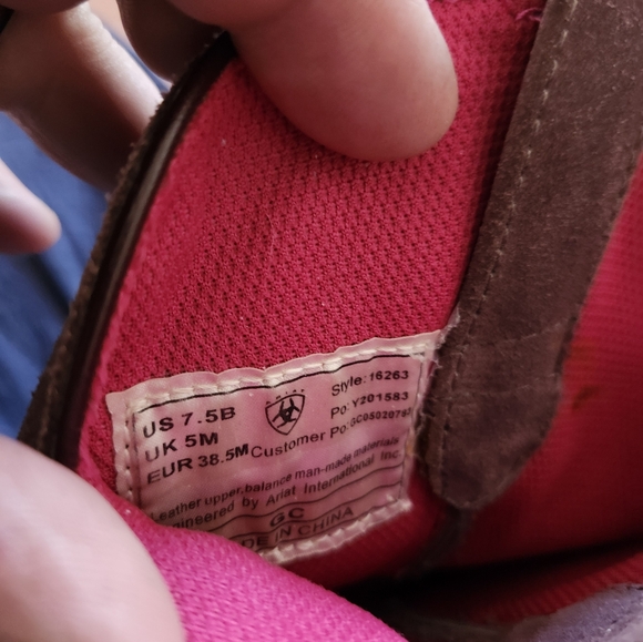 Almost new Ariat womens boots. - Picture 3 of 4